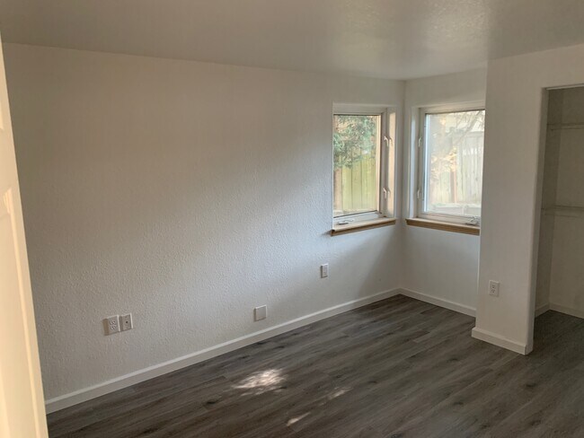 5670 SW Erickson Ave in Beaverton, OR - Building Photo - Building Photo