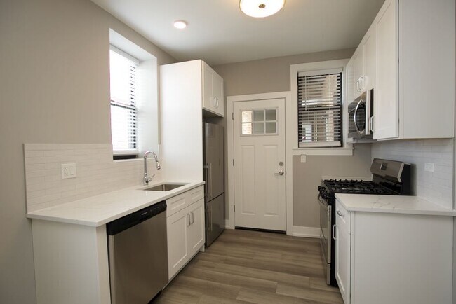 3946.5 N Janssen Ave in Chicago, IL - Building Photo - Building Photo