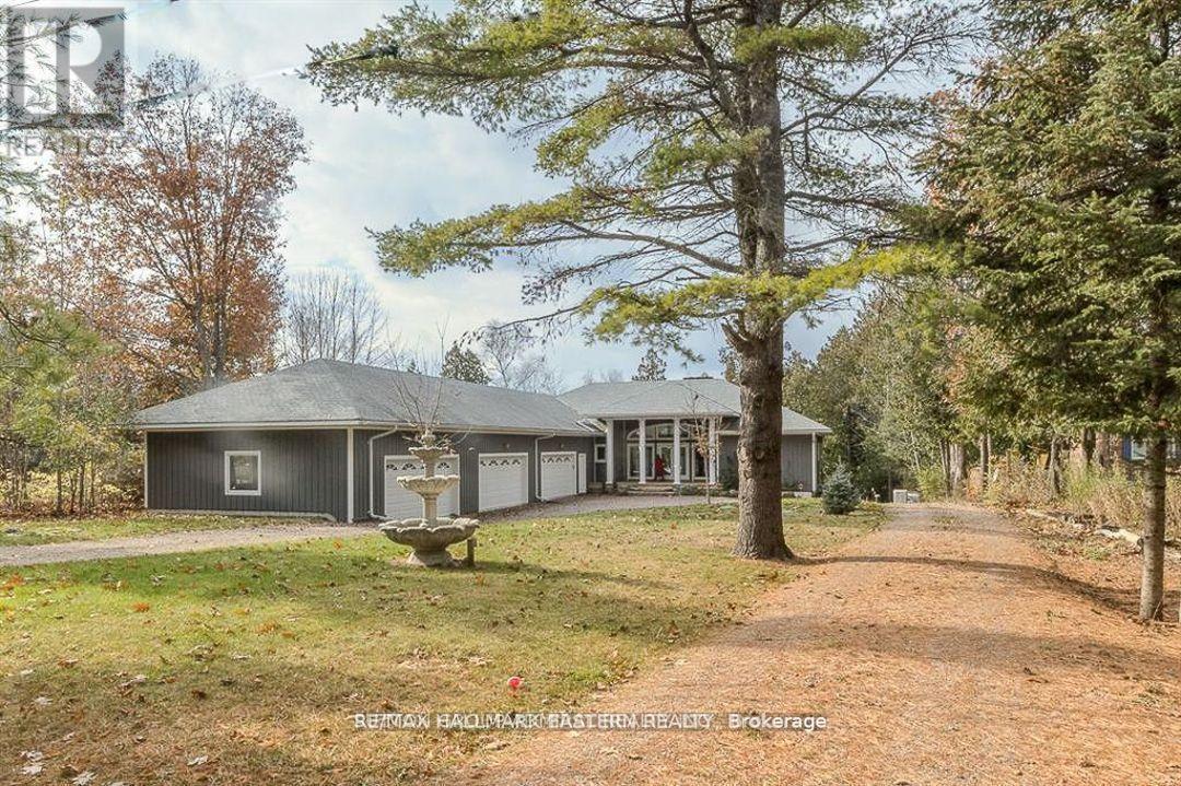 308 Indian Point Rd in Kawartha Lakes, ON - Building Photo