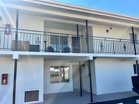 4510 Overlook Dr NE in St. Petersburg, FL - Building Photo