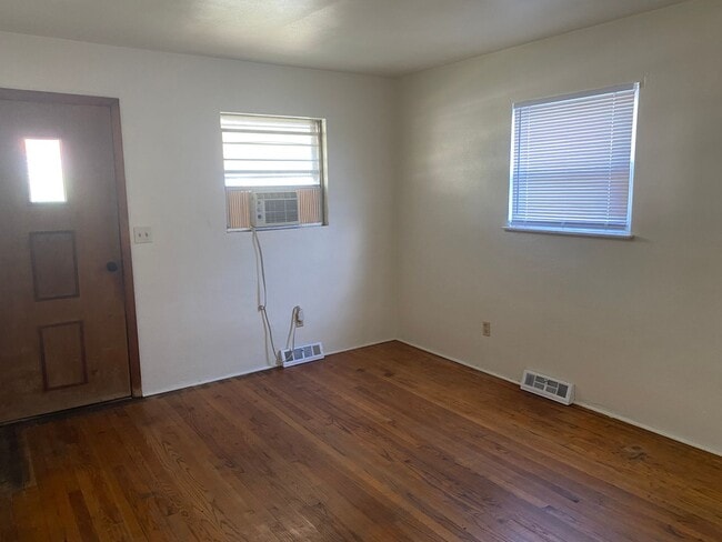 208 McCurdy St in Roxana, IL - Building Photo - Building Photo