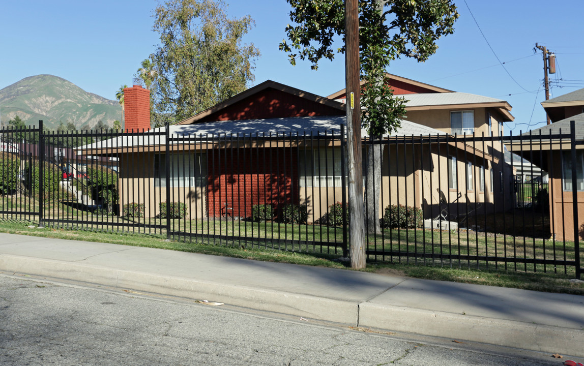 2195 Guthrie St in San Bernardino, CA - Building Photo