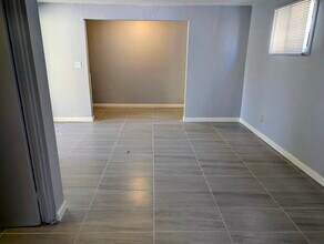 2432 E Eastland St in Tucson, AZ - Foto de edificio - Building Photo