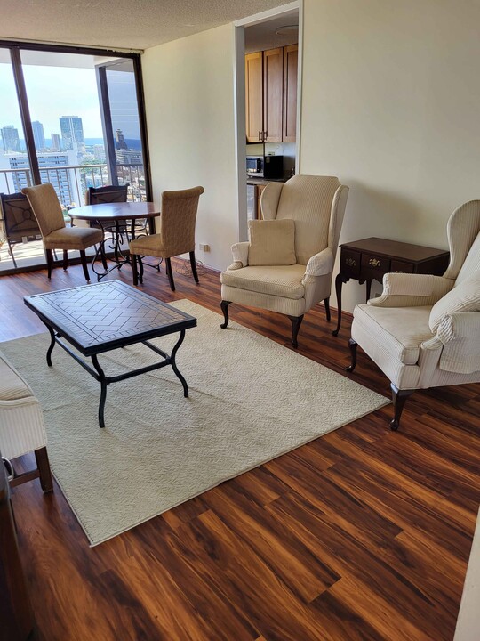 1630 Liholiho St, Unit 2209 in Honolulu, HI - Building Photo