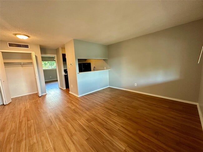 10810 Newmont Rd in Austin, TX - Building Photo - Building Photo