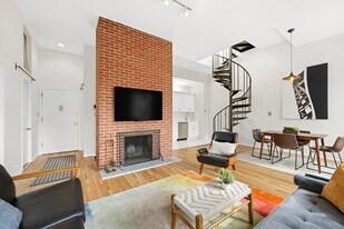 222 Grand St in Hoboken, NJ - Building Photo