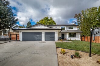 3390 Thornhill Dr in Reno, NV - Building Photo - Building Photo