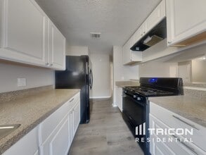 4700 Greenwood Dr in Rosenberg, TX - Building Photo - Building Photo