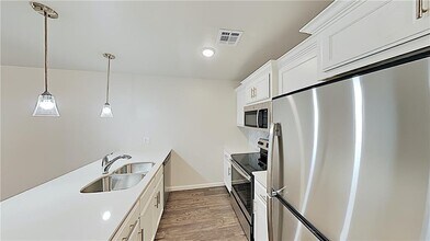 4902 Avion Ct in Oklahoma City, OK - Building Photo - Building Photo