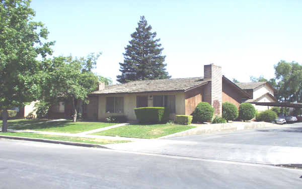 1720-1726 Conestoga Dr in Merced, CA - Building Photo - Building Photo