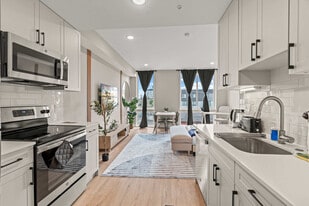 626 N Delaware Ave in Philadelphia, PA - Building Photo