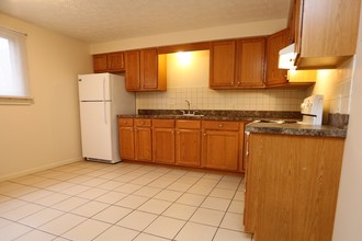 Arbor Park Apartments in Canton, OH - Building Photo - Interior Photo