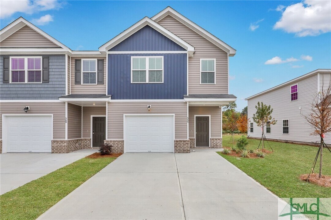 335 Gov Gwinnett Way in Pooler, GA - Building Photo