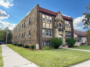 3848 Cedar Ave S in Minneapolis, MN - Building Photo - Primary Photo