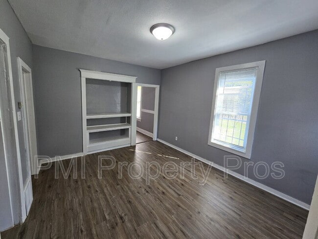 property at 2478 W Chambers St