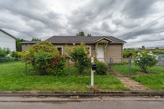 820 SE Polk St in Camas, WA - Building Photo - Building Photo