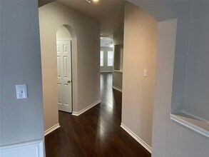 5908 Meadowglen Dr in Argyle, TX - Building Photo - Building Photo