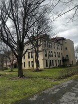 10 Foery Dr in Utica, NY - Building Photo