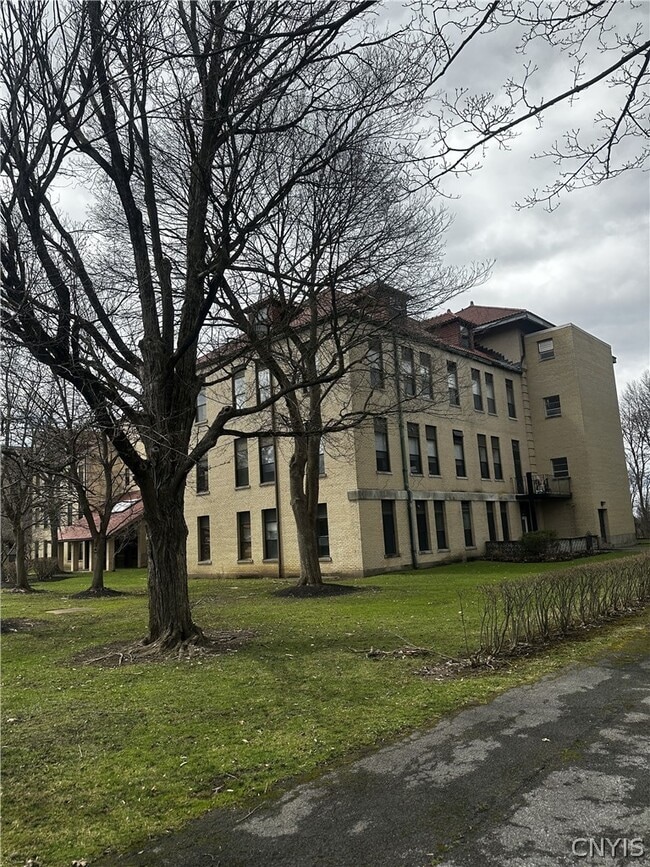 property at 10 Foery Dr