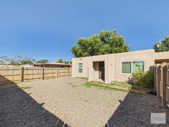 1317 Declovina St in Santa Fe, NM - Building Photo - Building Photo