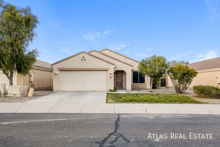 15932 W Winslow Ave in Goodyear, AZ - Building Photo