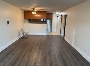 631 7th St, Unit 1 in Imperial Beach, CA - Foto de edificio - Building Photo