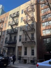 333 E 52nd St in New York, NY - Building Photo - Building Photo