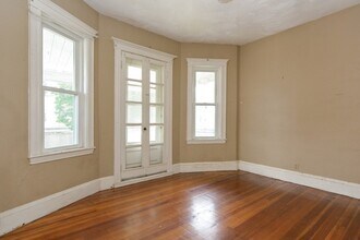 46 Evelyn St, Unit 3 in Boston, MA - Building Photo - Building Photo