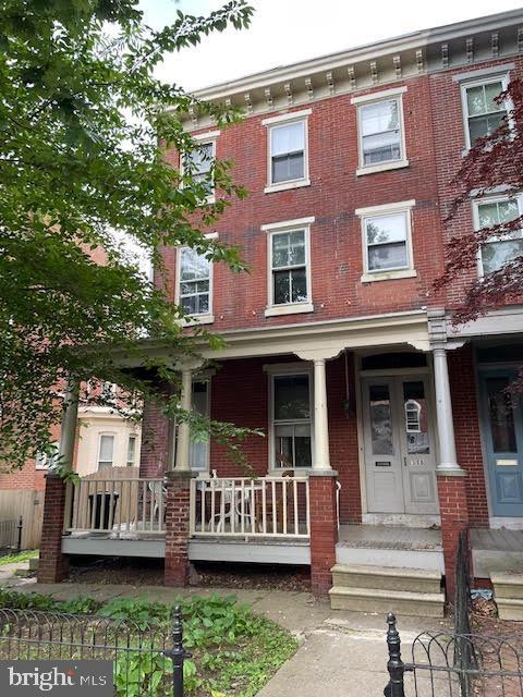 property at 318 S Walnut St