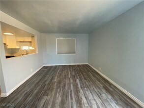 510 Mckellar Cir in Las Vegas, NV - Building Photo - Building Photo