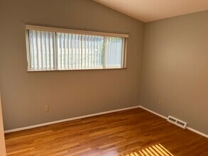 2760 Flamingo Dr in Florissant, MO - Building Photo - Building Photo