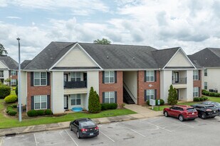 Woodland Village Villas in Fayetteville, NC - Building Photo