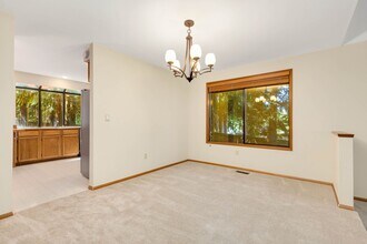 2017 230th Pl NE in Sammamish, WA - Building Photo - Building Photo