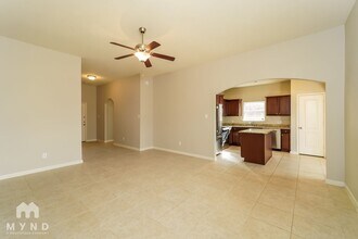 13624 Founders Ln in Crowley, TX - Foto de edificio - Building Photo