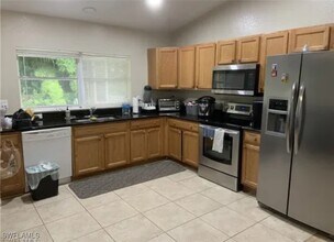 4117 1st St SW in Lehigh Acres, FL - Building Photo - Building Photo