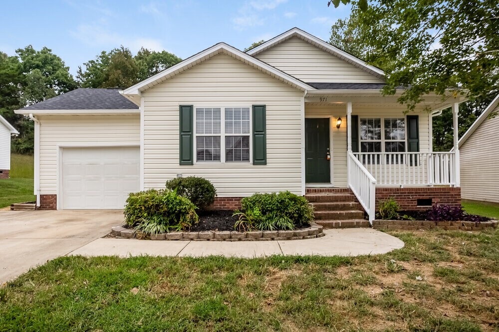971 Avery Ct in Concord, NC - Foto de edificio