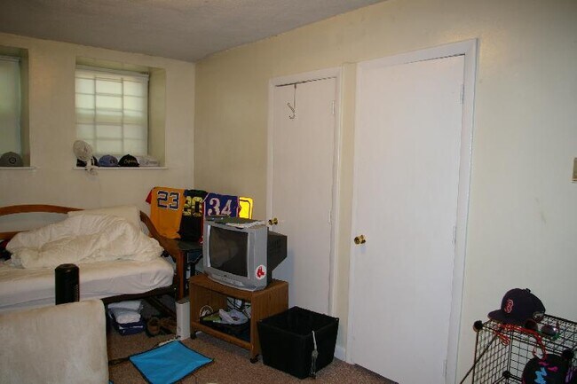 1118 Commonwealth Ave in Boston, MA - Building Photo - Building Photo