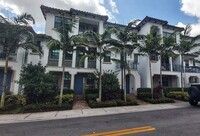 11520 SW 14th St in Pembroke Pines, FL - Foto de edificio - Building Photo