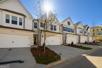 2559 Adventure Way in Atlanta, GA - Building Photo - Building Photo