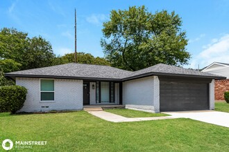 604 S Weatherred Dr in Richardson, TX - Building Photo - Building Photo