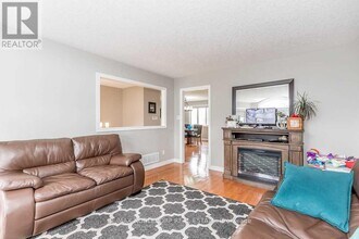 4641 10th Side Rd in New Tecumseth, ON - Building Photo - Building Photo