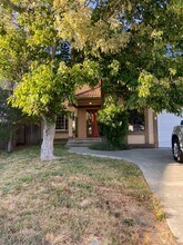 1725 Tampico Ct in Petaluma, CA - Building Photo - Building Photo