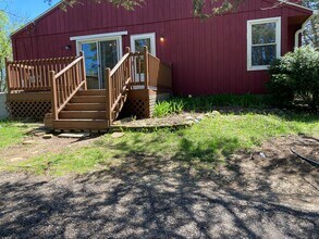 11975 Hall Rd in Whitmore Lake, MI - Building Photo - Building Photo