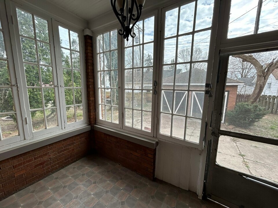 95 Ahrens St in Mount Clemens, MI - Building Photo