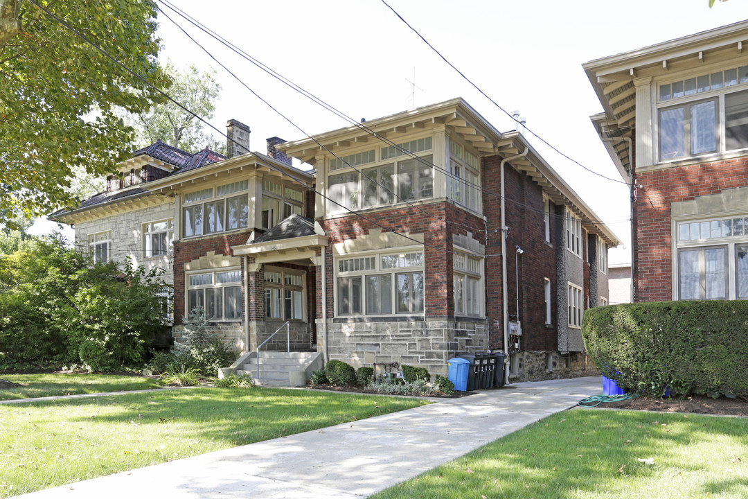 1460 Shady Ave in Pittsburgh, PA - Foto de edificio