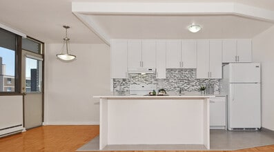 411 Eglinton Ave E in Toronto, ON - Building Photo - Building Photo