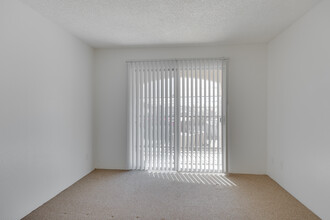 Hacienda De Los Arcos in Scottsdale, AZ - Foto de edificio - Interior Photo