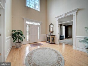 9205 Frst Grns Dr in Lorton, VA - Building Photo - Building Photo