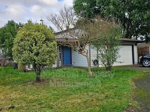 5030 NE Roselawn St in Portland, OR - Building Photo - Building Photo