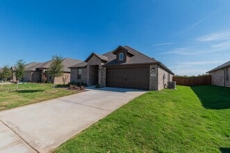 1024 Verde Vly Ln in Crowley, TX - Building Photo - Building Photo
